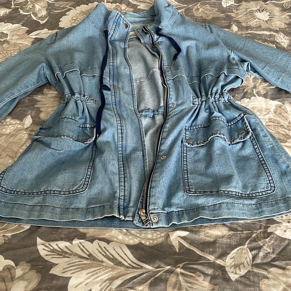 Jean jacket - Picture 4 of 9